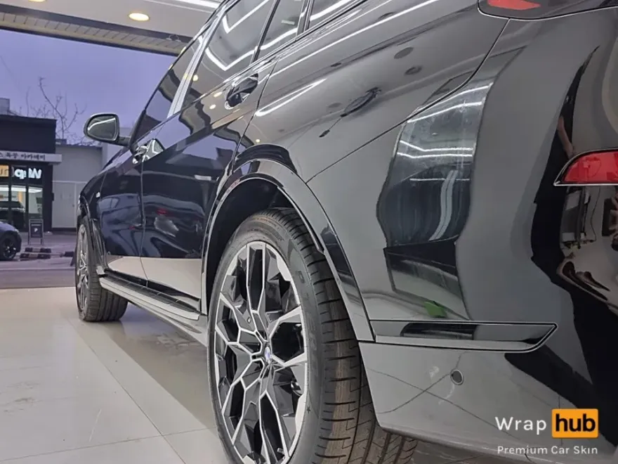 BMW X7のカーラッピング事例|クロームをブラック化 施工写真 3-2