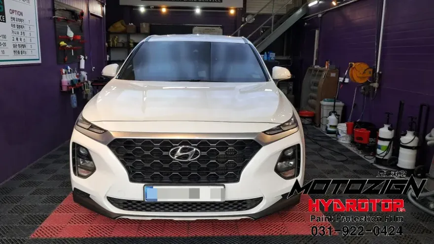 Hyundai Santa Feのガラスコーティング事例|費用目安・仕上がり 施工写真 1-2
