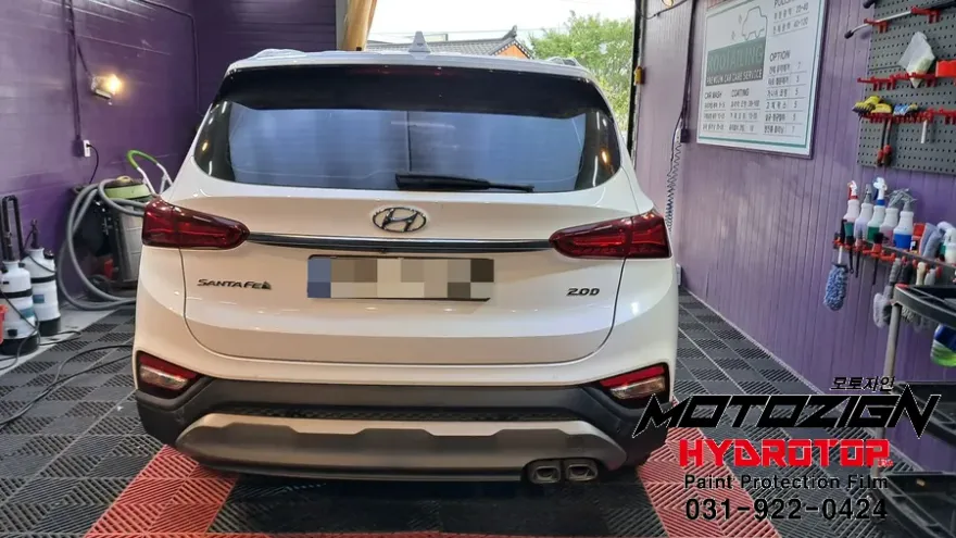 Hyundai Santa Feのガラスコーティング事例|費用目安・仕上がり 施工写真 1-3