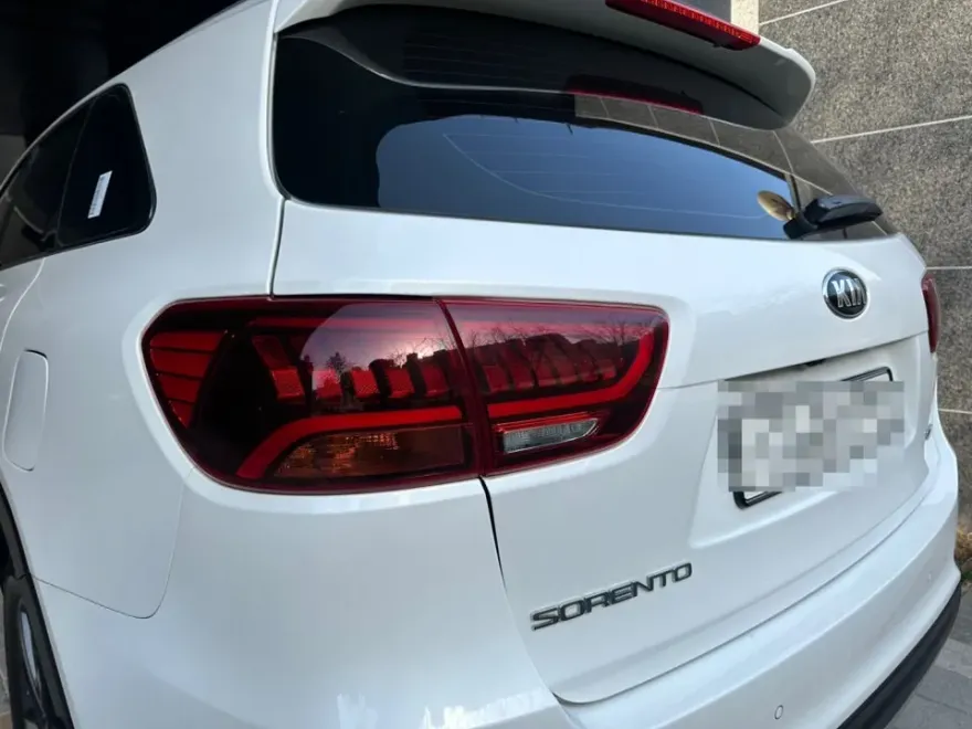 Hyundai Azera lighting upgrade installation result