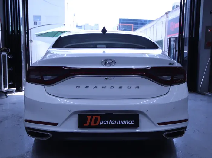 Hyundai Grandeur IGのガラスコーティング事例|費用目安・仕上がり 施工写真 2-1