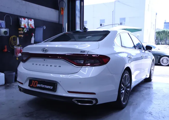 Hyundai Grandeur IGのガラスコーティング事例|費用目安・仕上がり 施工写真 3-1
