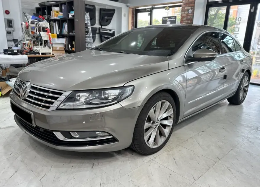 Volkswagen CCのAndroid Auto・CarPlay取付事例 施工写真 1-1