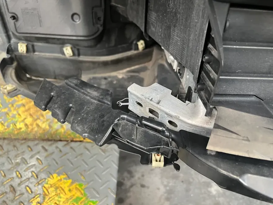 BMW 5 Series G30 body repair - BMW 5 Series G30 Body Repair & Painting Review photo 6
