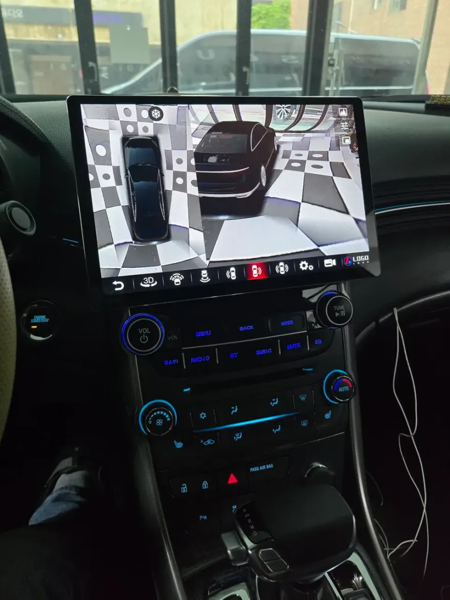 Chevrolet MalibuのAndroid Auto・CarPlay取付事例 施工写真 1-2