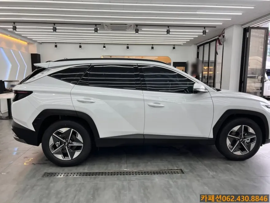 Hyundai Tucson NX4のカーフィルム施工事例|費用目安・仕上がり 施工写真 3-2