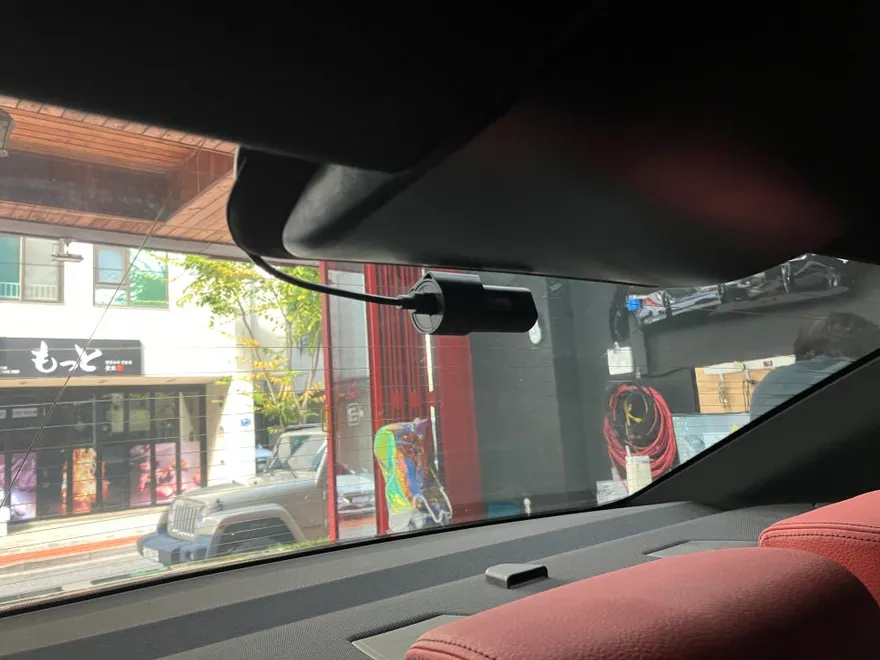BMW 3 Series F30 ドラレコ取付事例|韓国実施工 施工写真 3-3