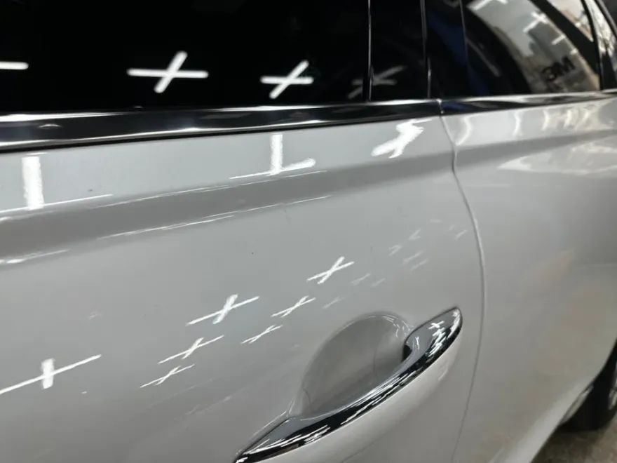 Genesis G80のガラスコーティング事例|費用目安・仕上がり 施工写真 2-2