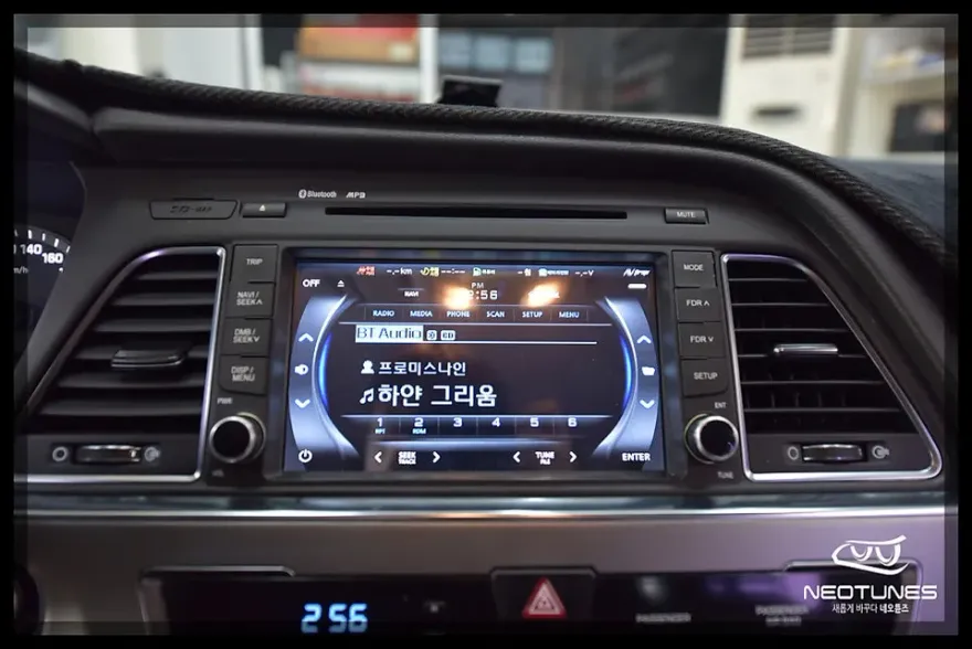 Hyundai Sonata LFのAndroid Auto・CarPlay取付事例 施工写真 2-1
