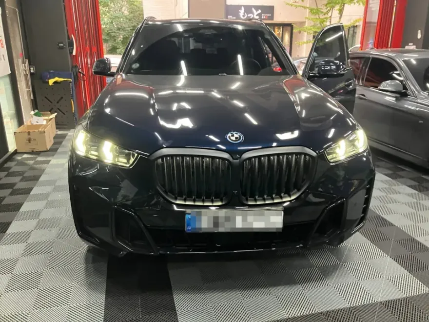 BMW X5のドラレコ取付事例|費用目安・仕上がり 施工写真 1-1