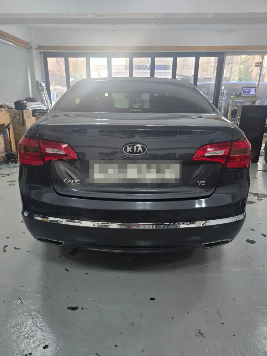 Kia K7のAndroid Auto・CarPlay取付事例 施工写真 2-1