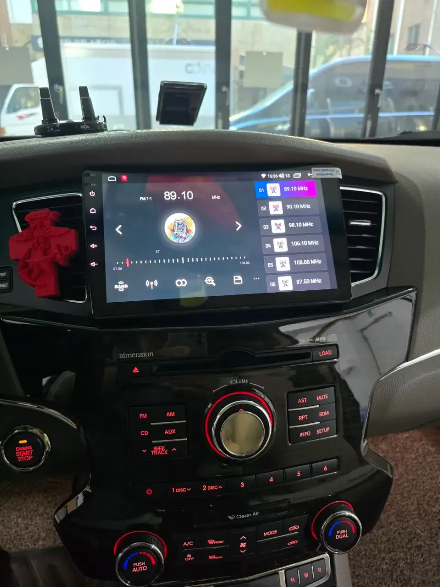 Kia K7のAndroid Auto・CarPlay取付事例 施工写真 3-1