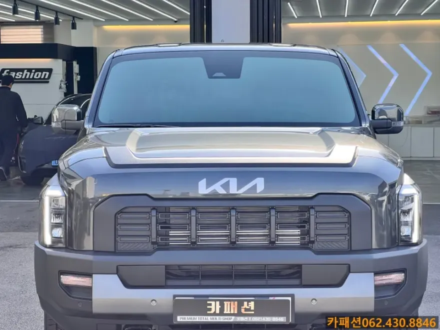 Kia Tasmanのカーフィルム施工事例|費用目安・仕上がり 施工写真 2-1