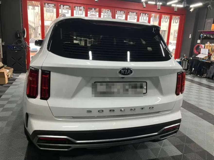 Kia Sorentoのカーフィルム施工事例｜費用目安・仕上がり 施工写真 3-1