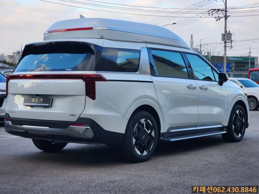 Kia Carnival Hi-Limousineのカーフィルム施工事例 施工写真 3-2