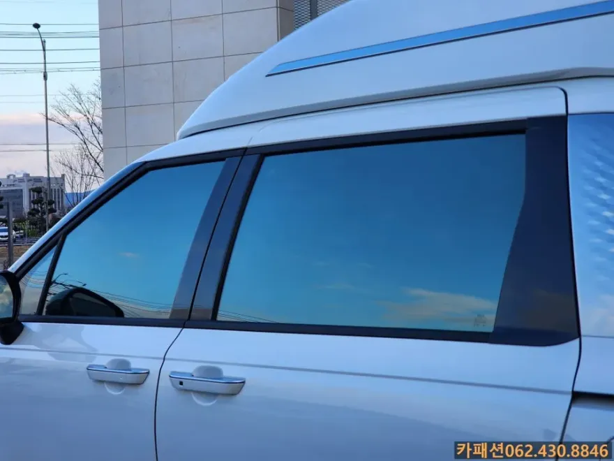 Kia Carnival Hi-Limousineのカーフィルム施工事例 施工写真 1-3