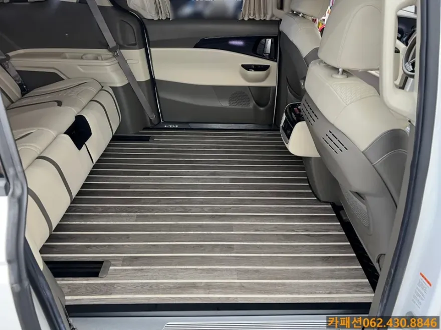 Kia Carnival KA4のカーラッピング事例|費用目安・仕上がり 施工写真 2-1