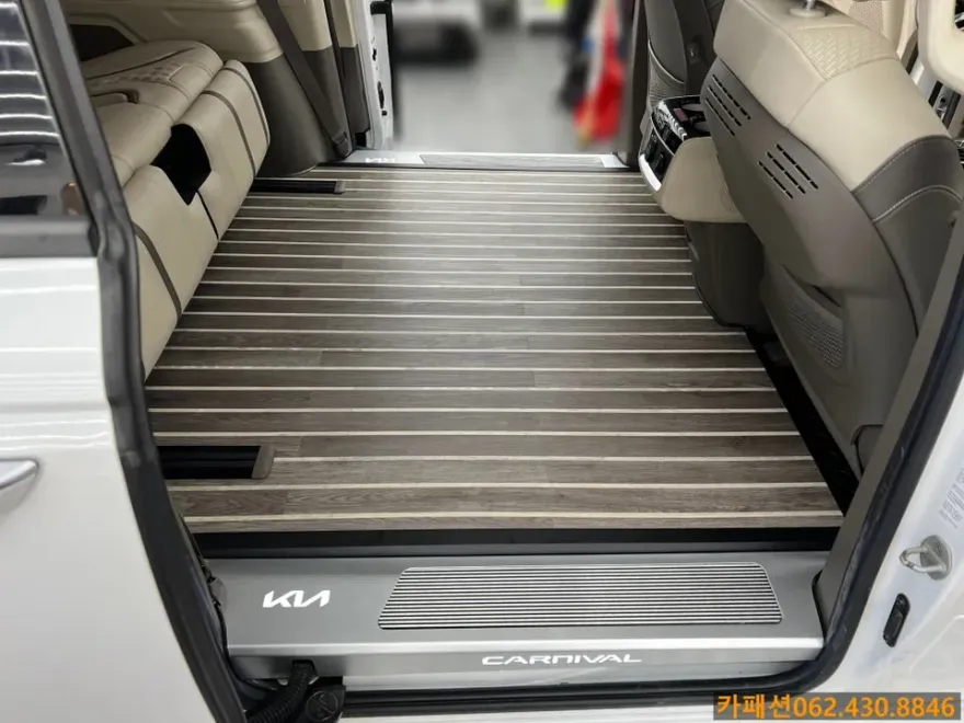 Kia Carnival KA4のカーラッピング事例|費用目安・仕上がり 施工写真 2-2