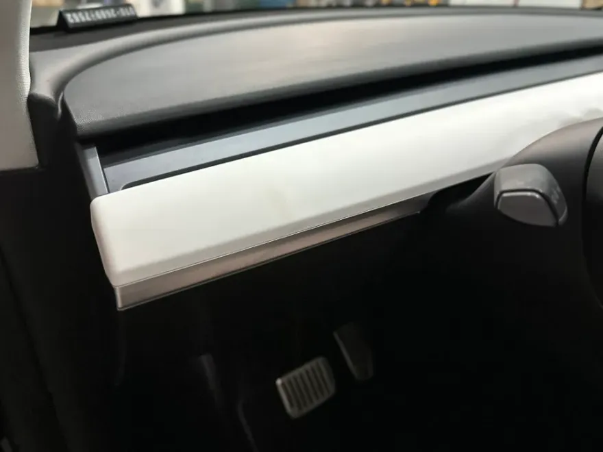 Tesla Model Y ambient lighting - Tesla Model Y Ambient Lighting Review: Cost & Results photo 3