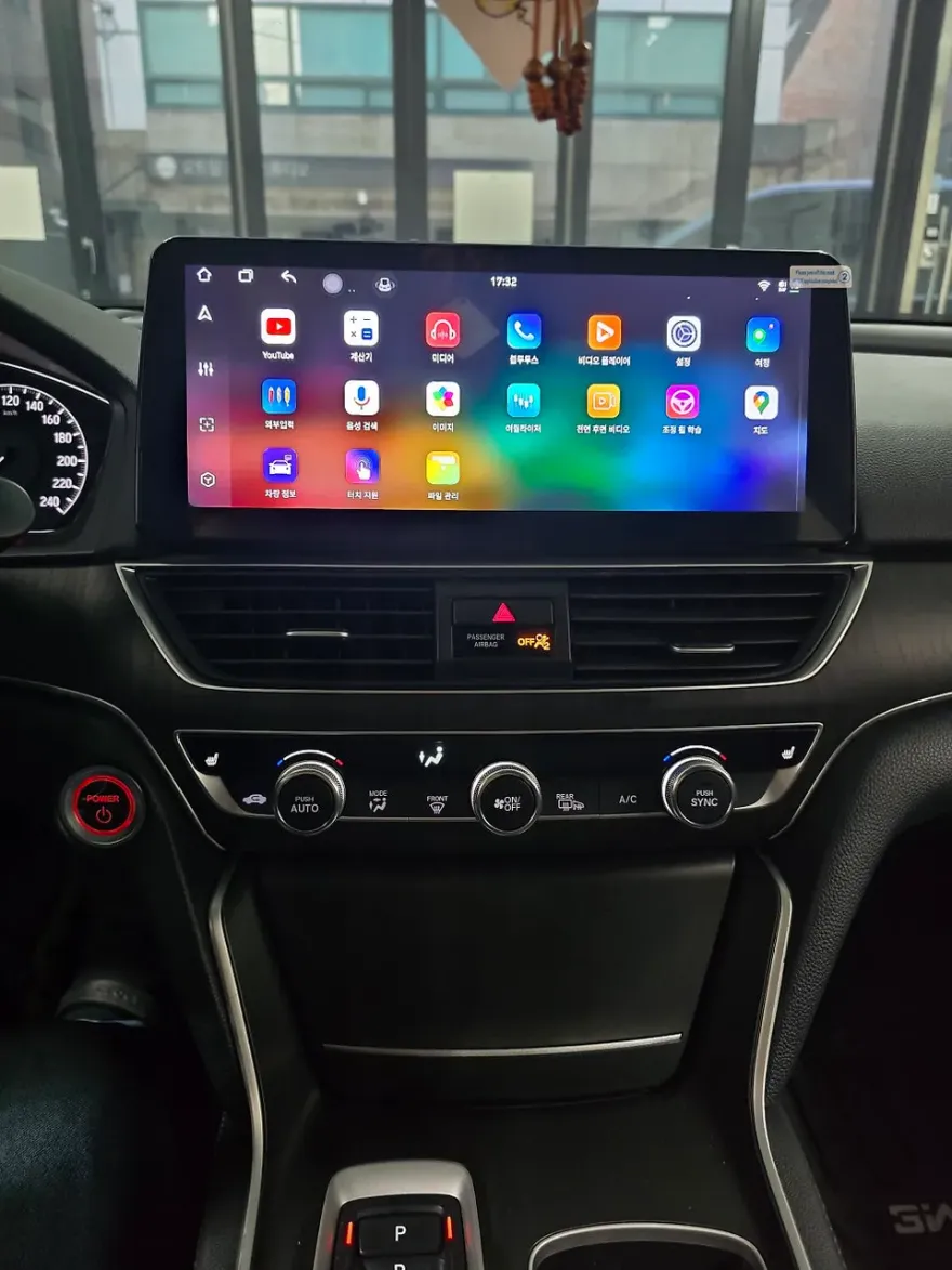 Honda AccordのAndroid Auto・CarPlay取付事例 施工写真 4-2