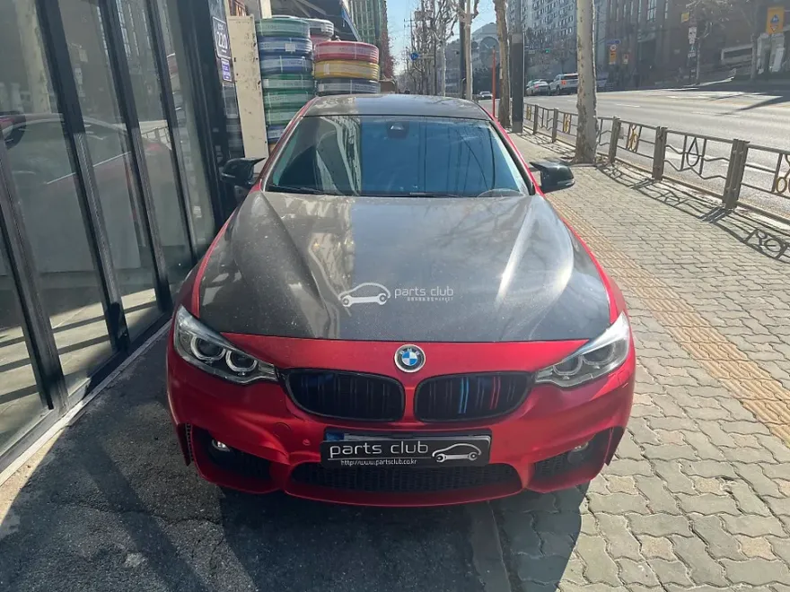 BMW 4 Seriesのカーラッピング事例|費用目安・仕上がり 施工写真 2-1