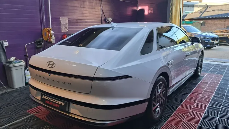 Kia Azeraのガラスコーティング事例|費用目安・仕上がり 施工写真 1-3