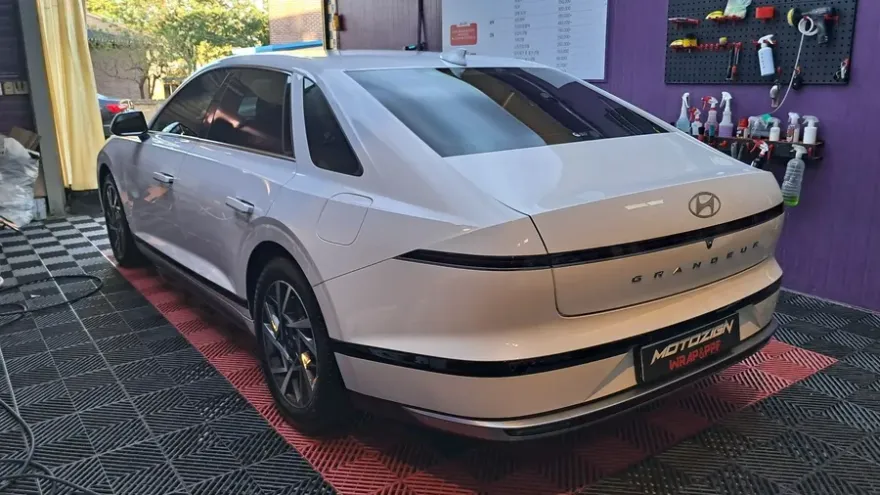 Kia Azeraのガラスコーティング事例|費用目安・仕上がり 施工写真 2-3