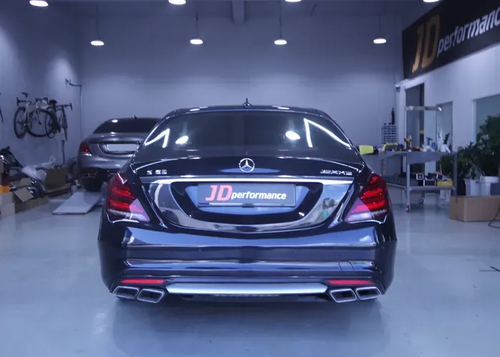 Mercedes-Benz S-Class W222のカーラッピング事例|費用目安・仕上がり 施工写真 2-1