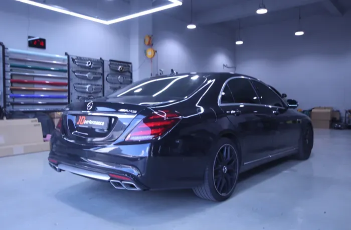 Mercedes-Benz S-Class W222のカーラッピング事例|費用目安・仕上がり 施工写真 3-1