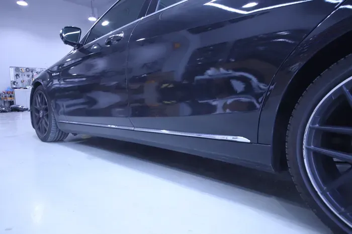 Mercedes-Benz S-Class W222のカーラッピング事例|費用目安・仕上がり 施工写真 1-3