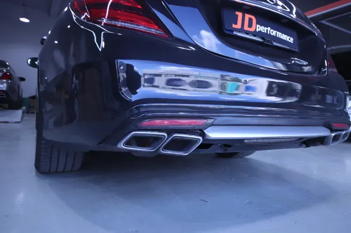 Mercedes-Benz S-Class W222のカーラッピング事例|費用目安・仕上がり 施工写真 2-3