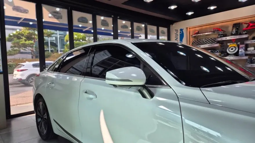 Kia K8のカーラッピング事例|費用目安・仕上がり 施工写真 4-1