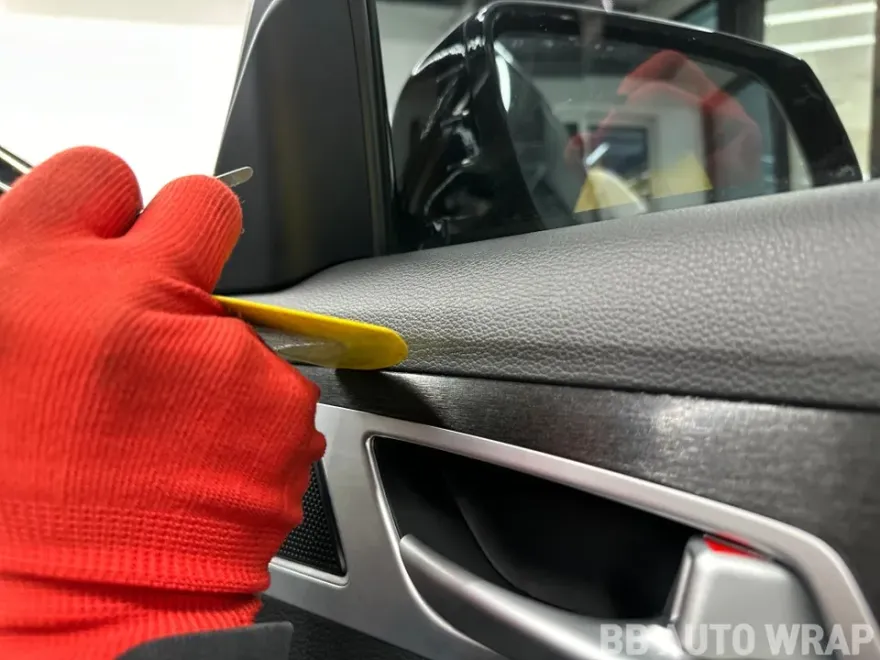 Genesis G80 vinyl wrap - Genesis G80 Vinyl Wrap Review: Interior Upgrade photo 5