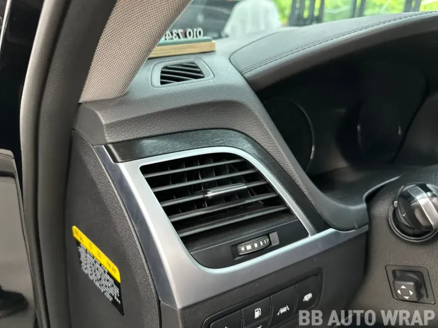 Genesis G80のカーラッピング事例 施工写真 1-3