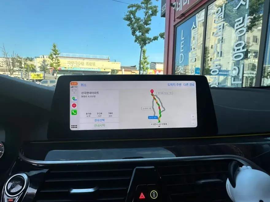 BMW 5 Series G30のAndroid Auto・CarPlay取付事例 施工写真 1-3