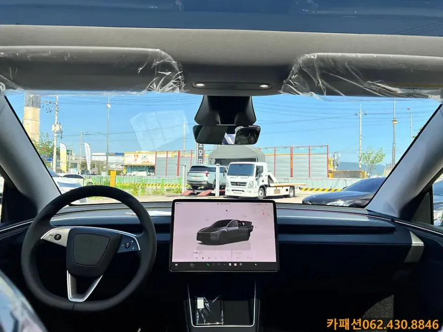 Tesla Model Yのカーフィルム施工事例|費用目安・仕上がり 施工写真 2-2