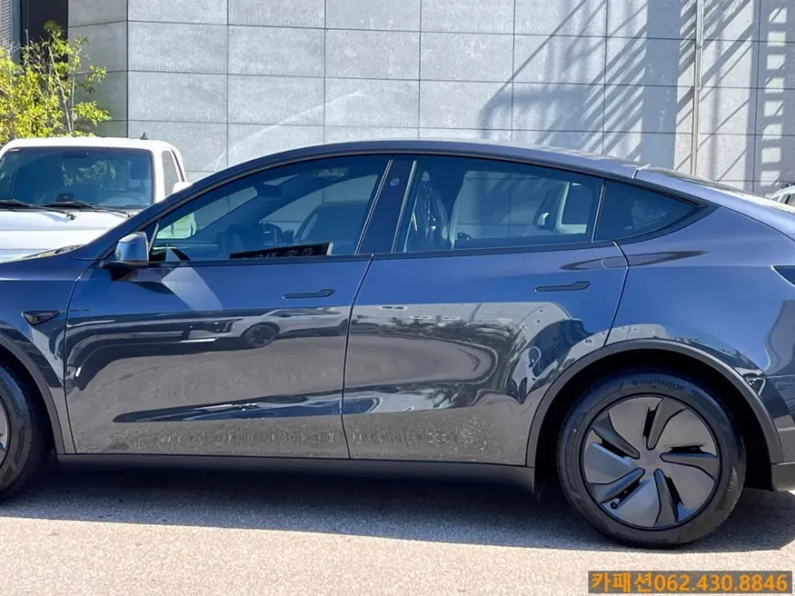 Tesla Model Yのカーフィルム施工事例|費用目安・仕上がり 施工写真 3-3