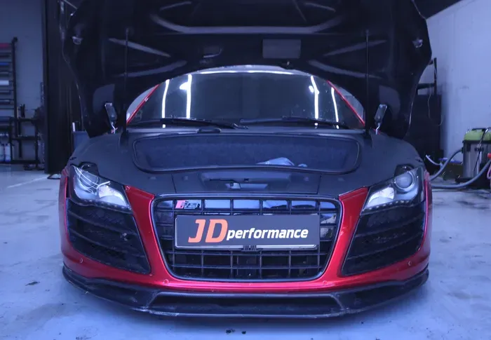 Audi R8のヘッドライトPPF施工事例|費用目安・仕上がり 施工写真 3-1