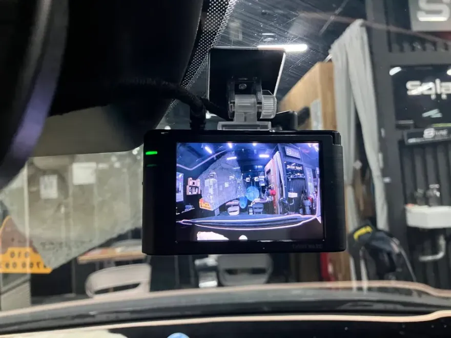 Hyundai Elantraのドラレコ取付事例|費用目安・仕上がり 施工写真 3-1