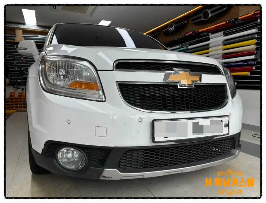 Chevrolet Orlandoのドライブレコーダー取付事例 施工写真 3-1