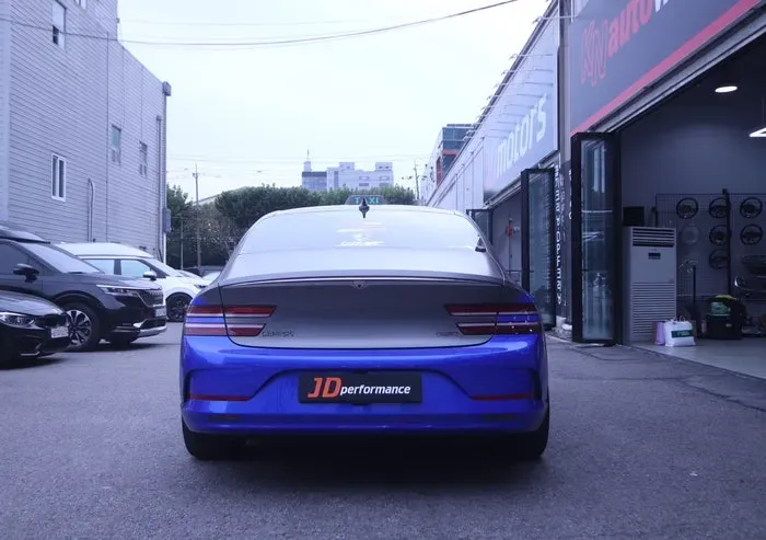 Genesis G80 RG3のカーラッピング事例 施工写真 2-2
