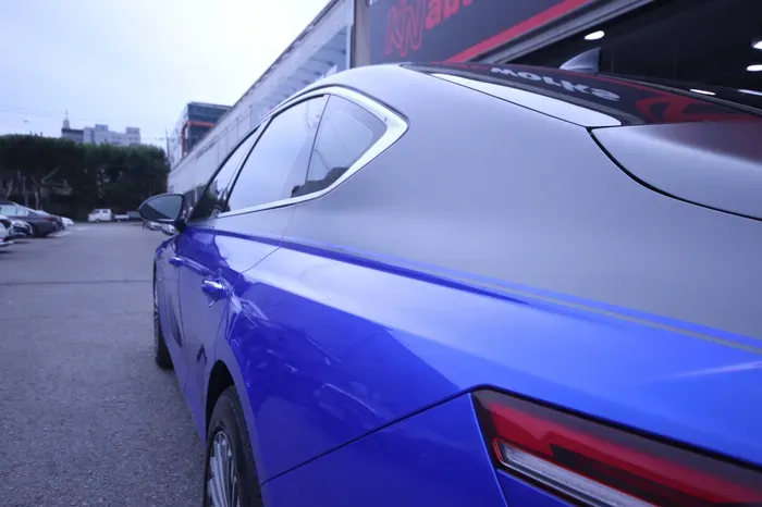 Genesis G80 RG3のカーラッピング事例 施工写真 4-2