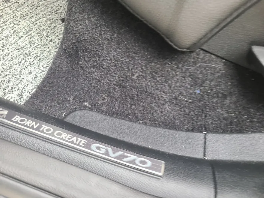 Genesis GV70のガラスコーティング事例|費用目安と仕上がり 施工写真 4-1