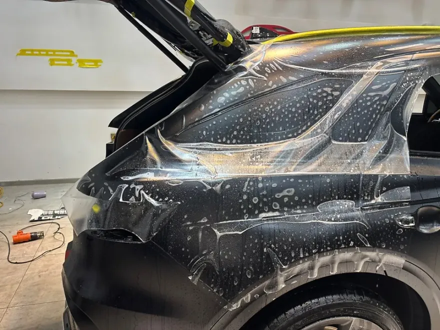 Genesis GV70のPPF施工事例 施工写真 2-2