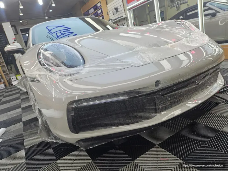 ポルシェ911のPPF施工事例｜費用目安と仕上がり 施工写真 3-1