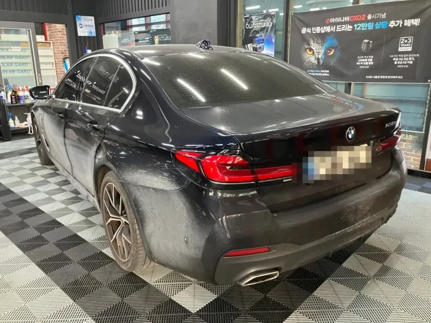 BMW 5 Series G30 Dash Cam Installation Review photo 2