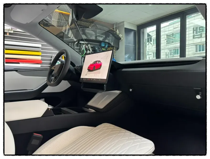 Tesla Model Yのカーラッピング事例|費用目安・仕上がり 施工写真 1-2