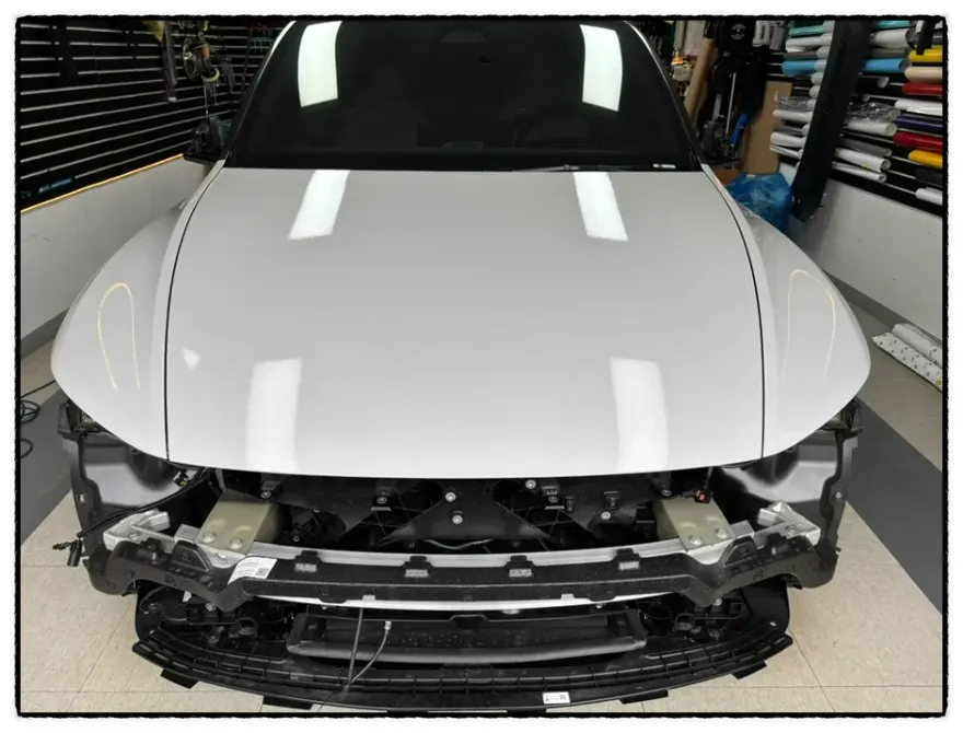 Tesla Model Yのカーラッピング事例|費用目安・仕上がり 施工写真 2-2
