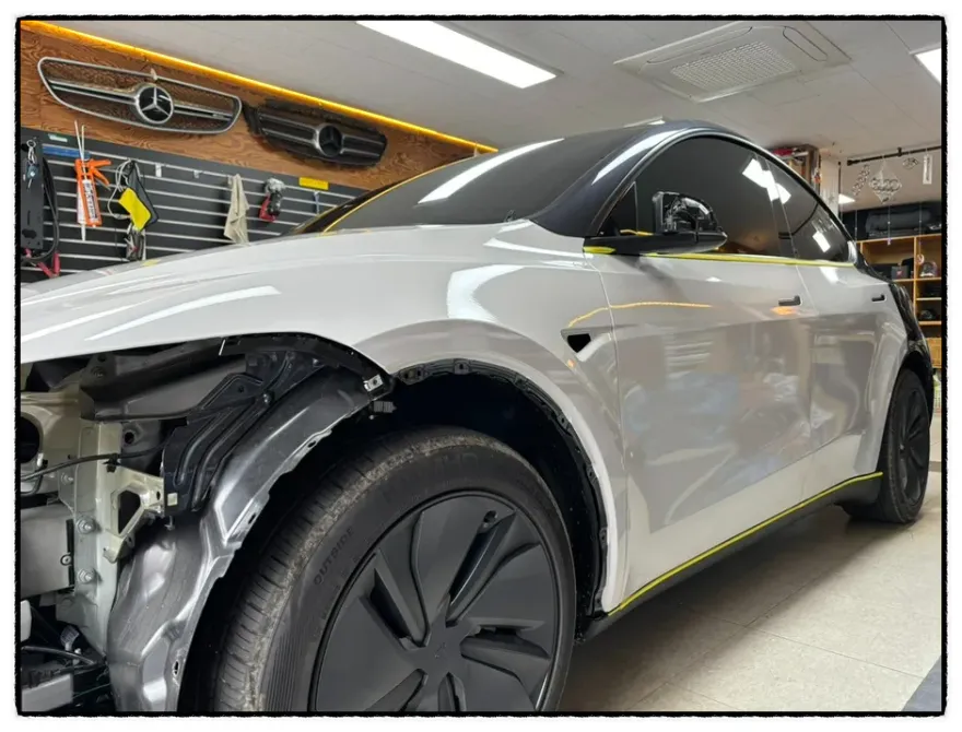 Tesla Model Yのカーラッピング事例|費用目安・仕上がり 施工写真 3-2