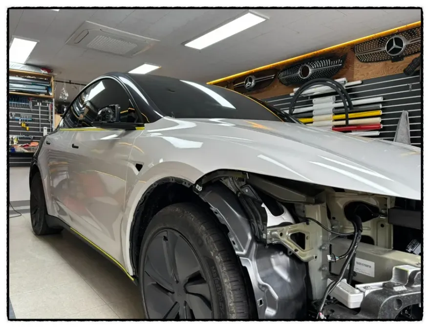 Tesla Model Yのカーラッピング事例|費用目安・仕上がり 施工写真 1-3
